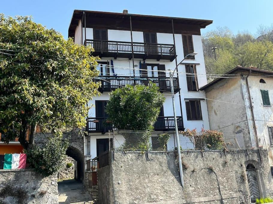 -Appartamento Il Molo- A Due Passi Del Lago Lierna Luaran gambar